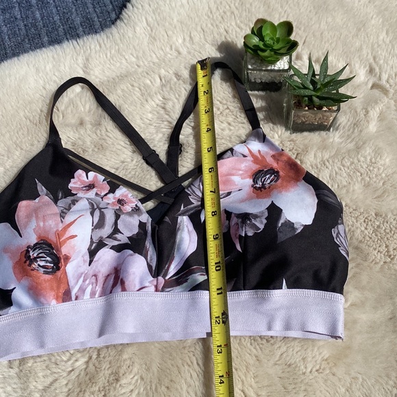 Zella Sports Bra Floral Print Front Cris Cross Size Small - Picture 10 of 10